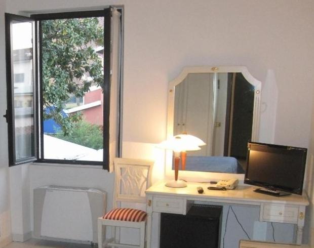 Hotel Vecchio Convento Bareggio Εξωτερικό φωτογραφία