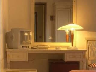 Hotel Vecchio Convento Bareggio Εξωτερικό φωτογραφία